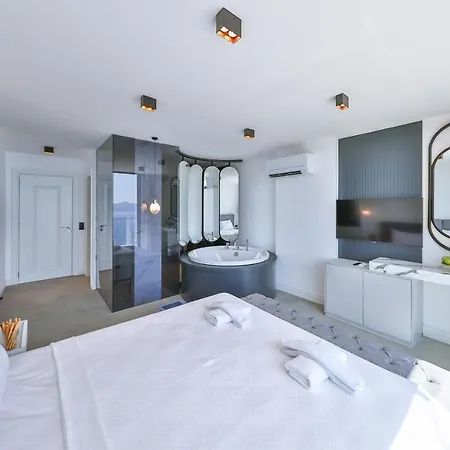 Sky Line - Private Pool - Panoramic Sea View كاس