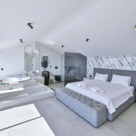 Sky Line - Private Pool - Panoramic Sea View *