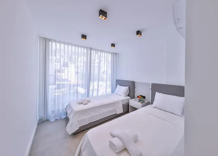 Sky Line Villa *