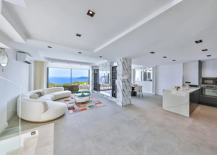 Sky Line Villa *